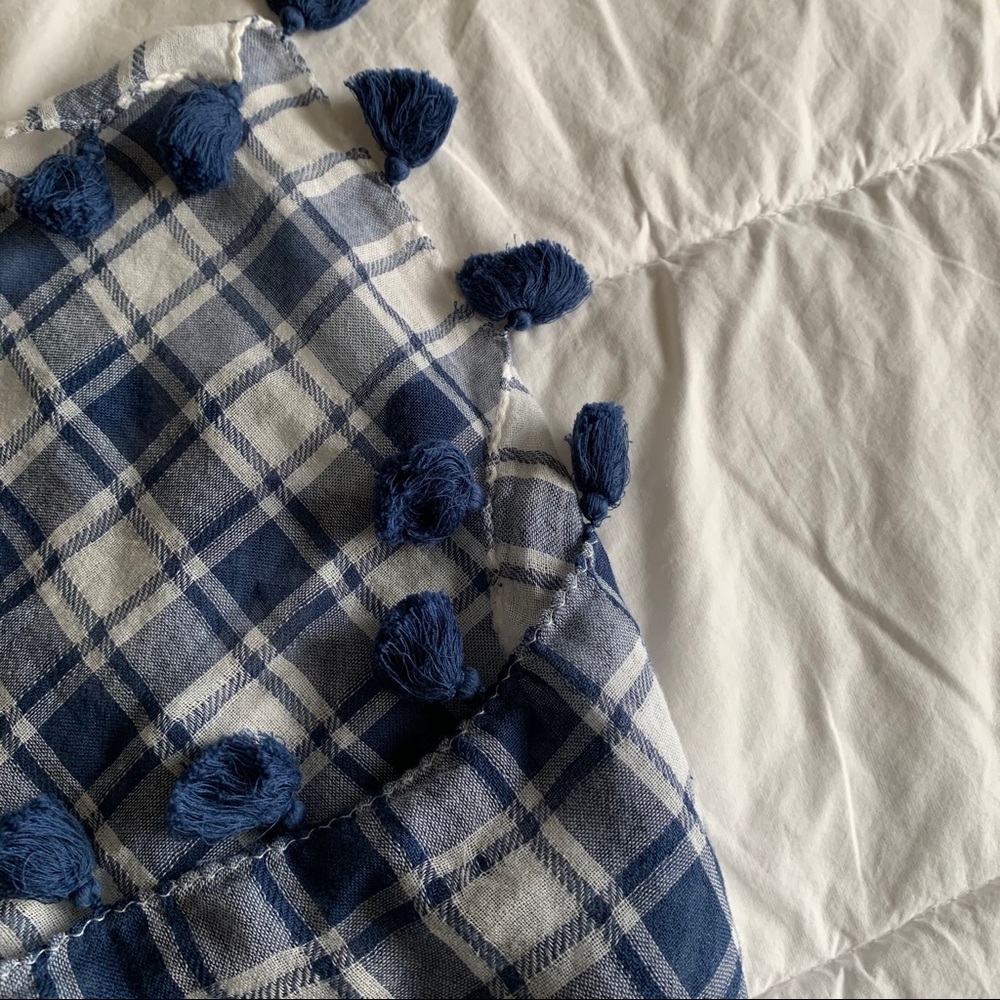 🛍2/$10: Blue Plaid Scarf with Tassles - Picture 3 of 5